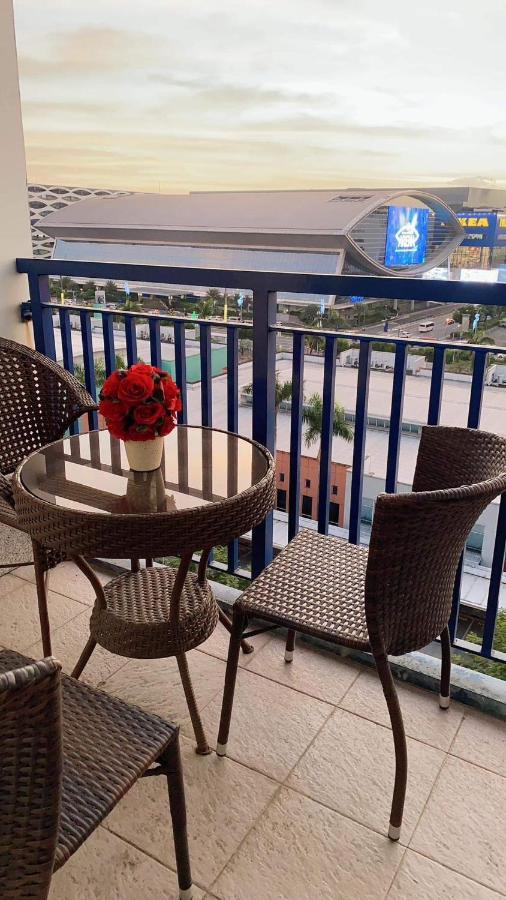 Madison'S Place At Sea Moa Manila Zewnętrze zdjęcie